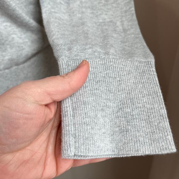 Vineyard Vines V Neck Academia Preppy Gray Sweater Size Small - Picture 6 of 11